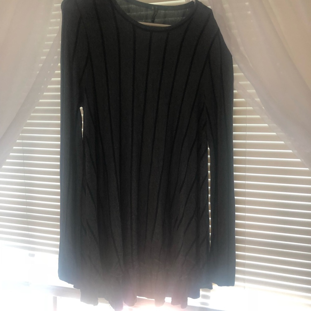 Gray and black tunic